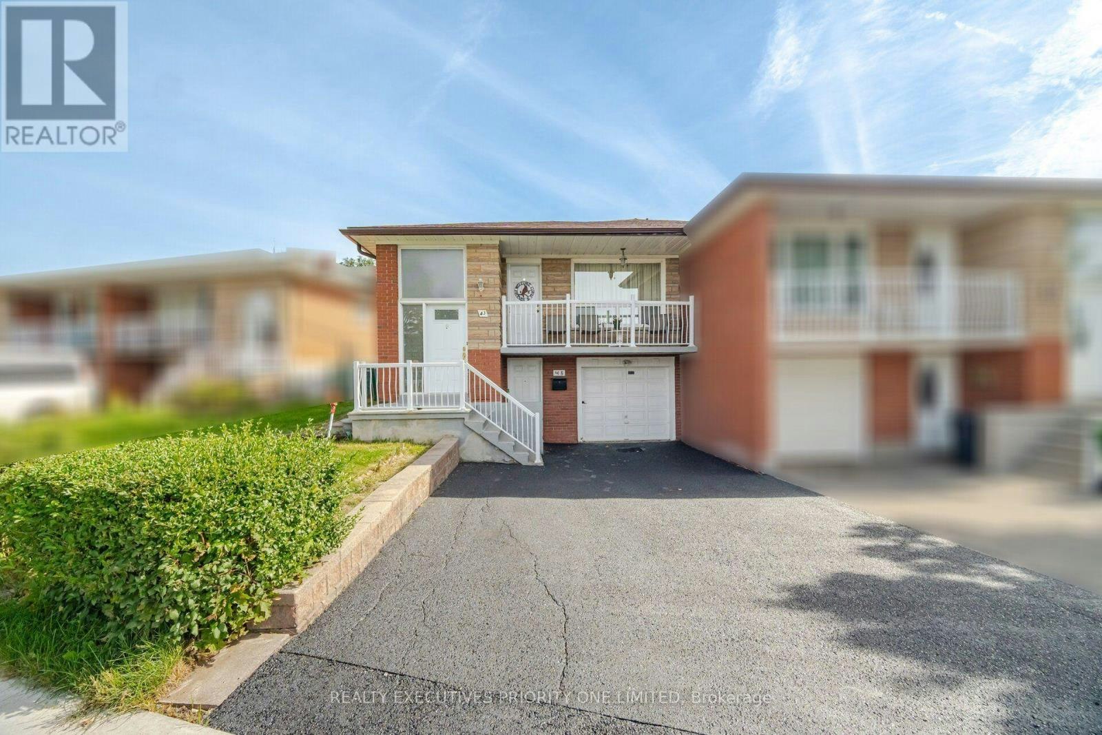 43 Elana Drive, Toronto, ON, M3N 2C1
