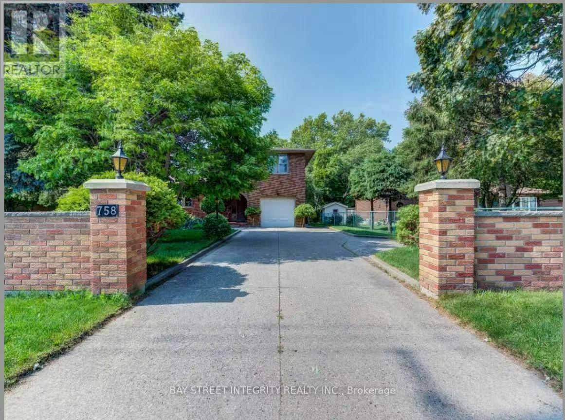 UPPER-758 Bradley Avenue, London, ON, N6E 1J9