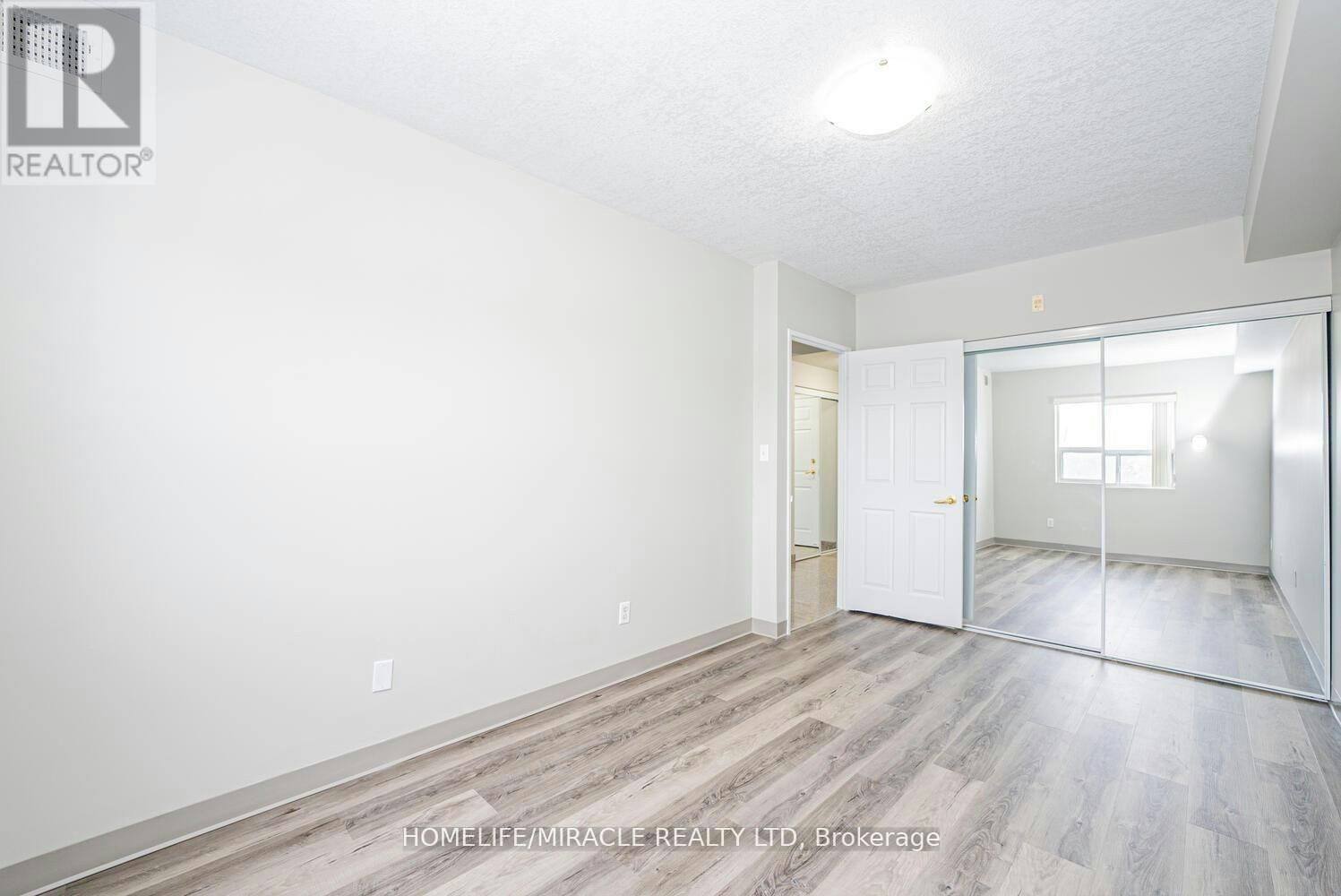 610-274 Erb Street W, Waterloo, ON, N2L 1W2 - 13