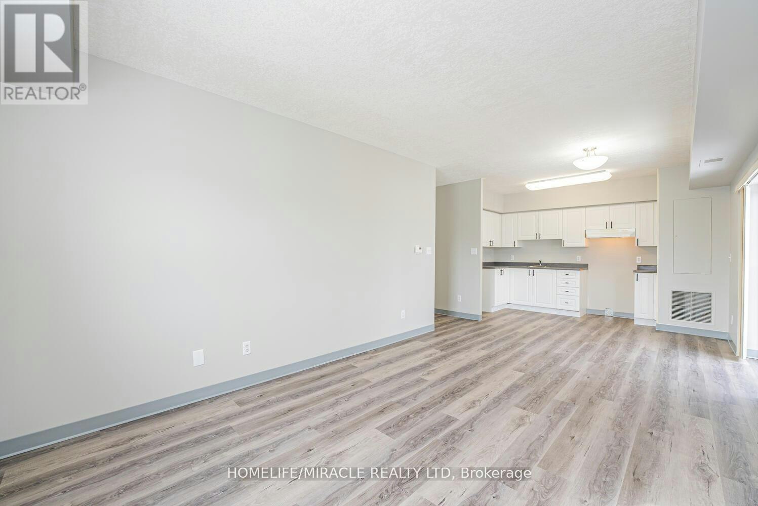 610-274 Erb Street W, Waterloo, ON, N2L 1W2 - 4