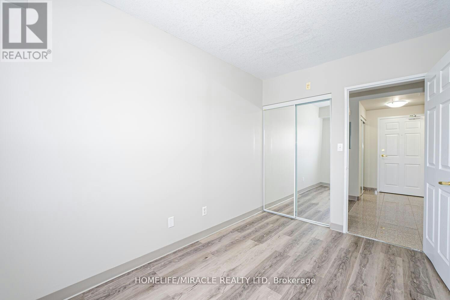 610-274 Erb Street W, Waterloo, ON, N2L 1W2 - 11