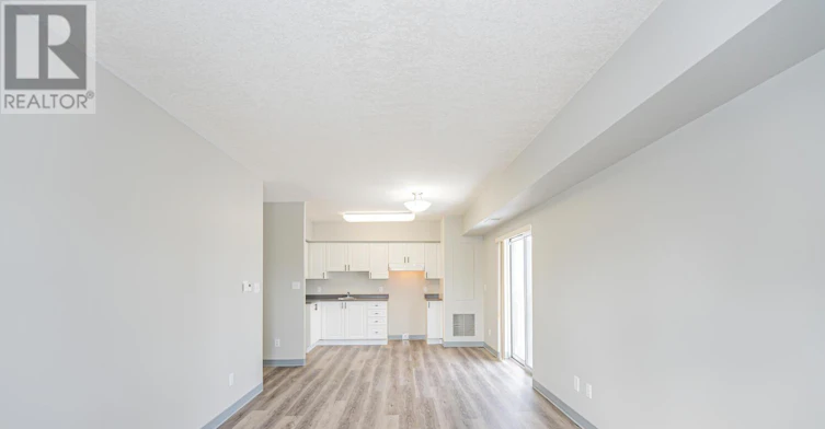 610-274 Erb Street W, Waterloo, ON, N2L 1W2 - 3