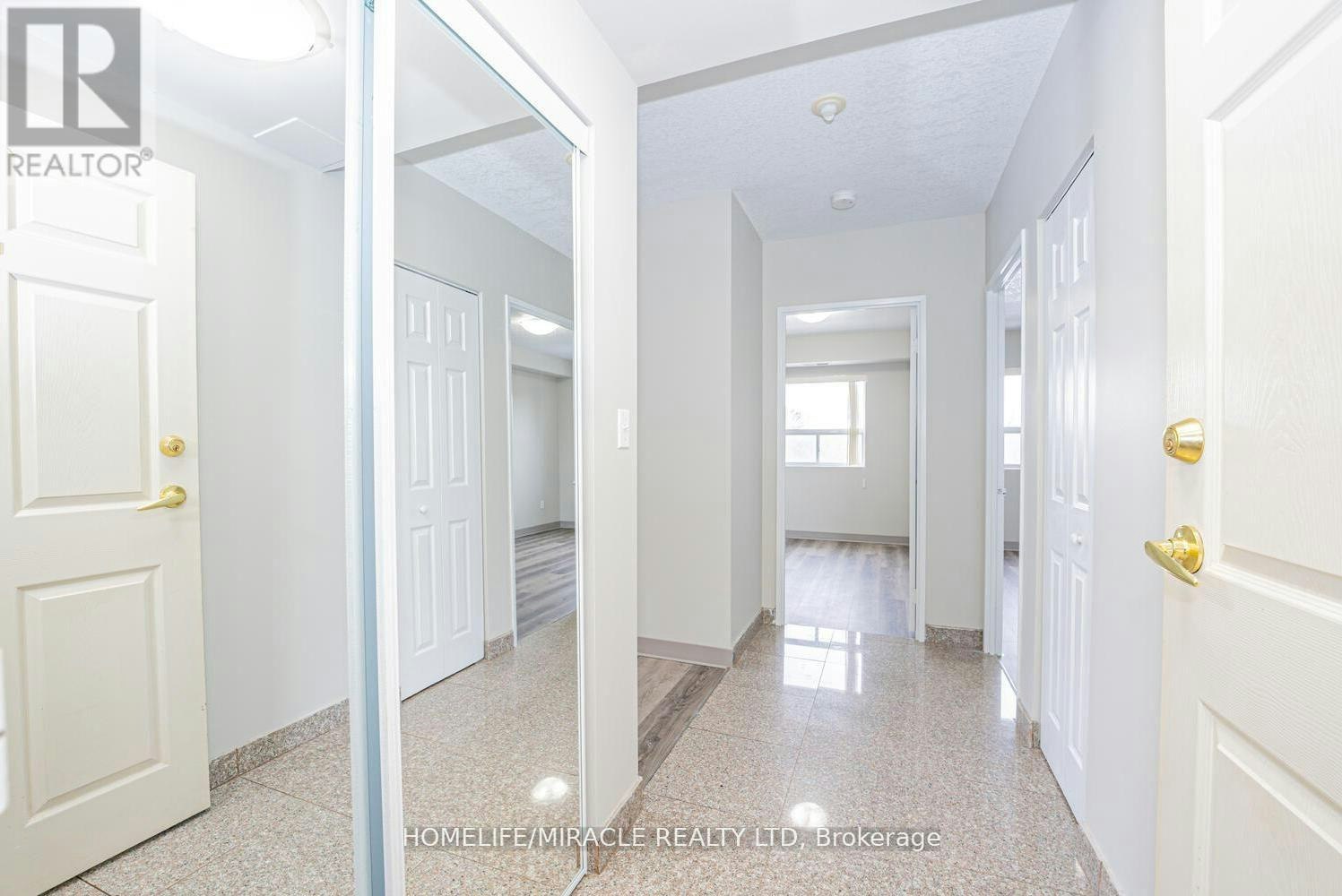 610-274 Erb Street W, Waterloo, ON, N2L 1W2 - 7