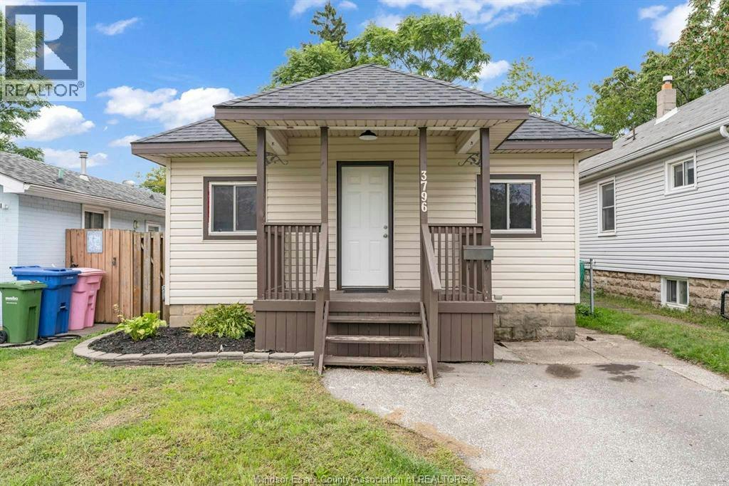 3796 Glenfield Street, Windsor, ON, N9C 2B2