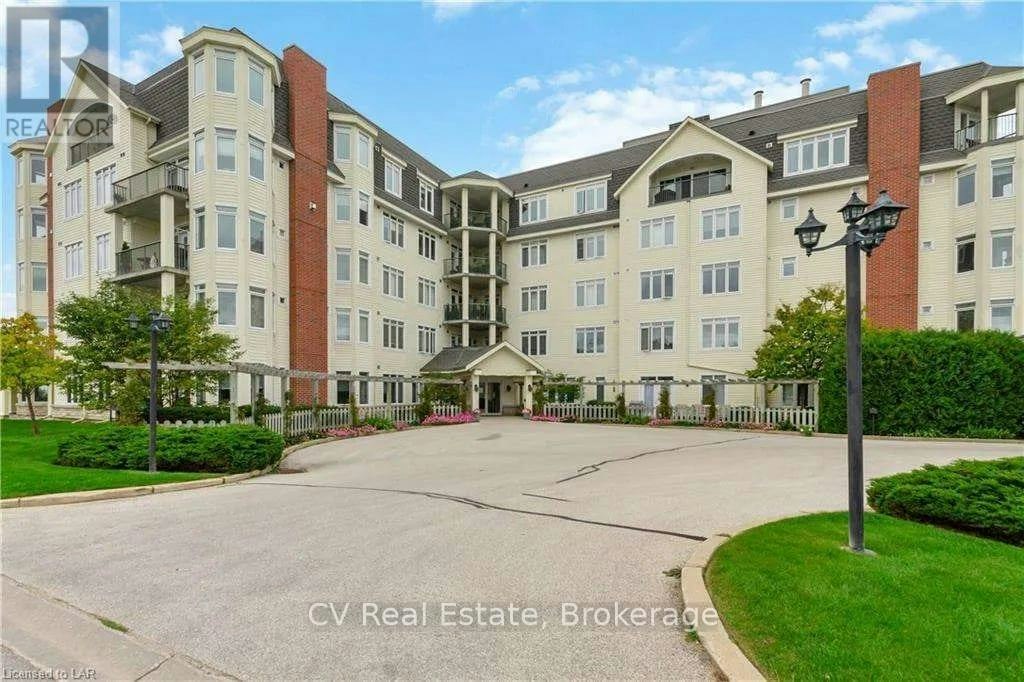 101-10 Bay Street, Blue Mountains, ON, N0H 2P0 - 2
