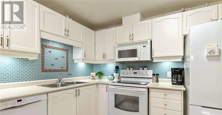 101-10 Bay Street, Blue Mountains, ON, N0H 2P0 - 19