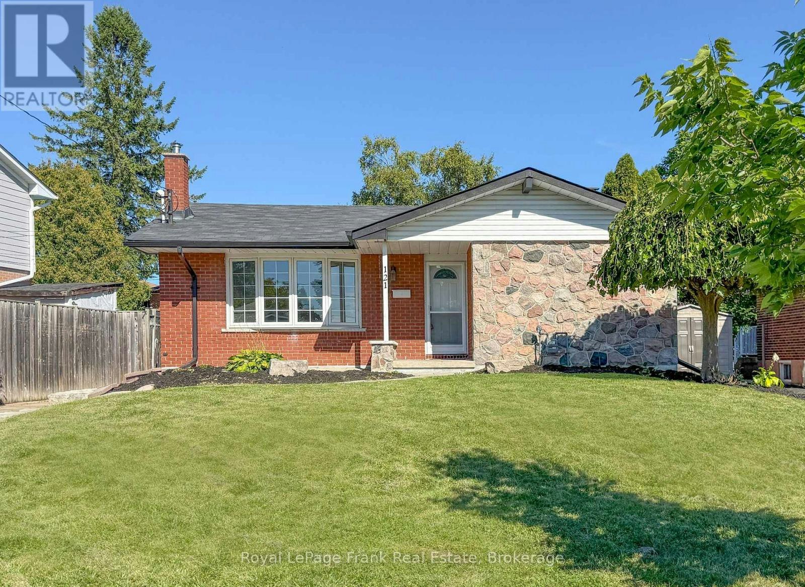 121 Labrador Drive, Oshawa, ON, L1H 7E4