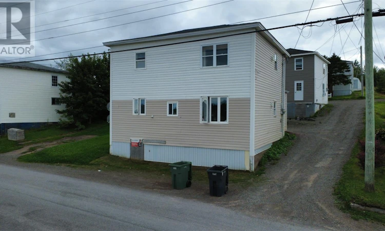 28 Water Street W