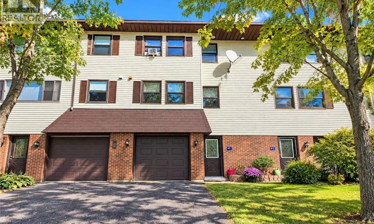 41 Hillsview Crescent
