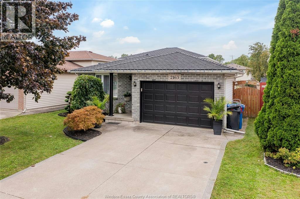 2163 Curry, Windsor, ON, N9B 3X5