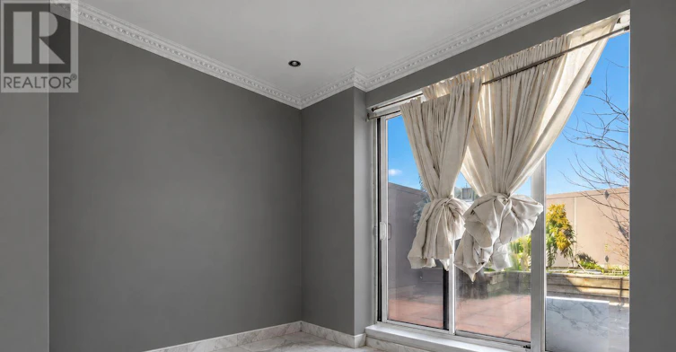 902-18 Beverley Street, Toronto, ON, M5T 3L2 - 18