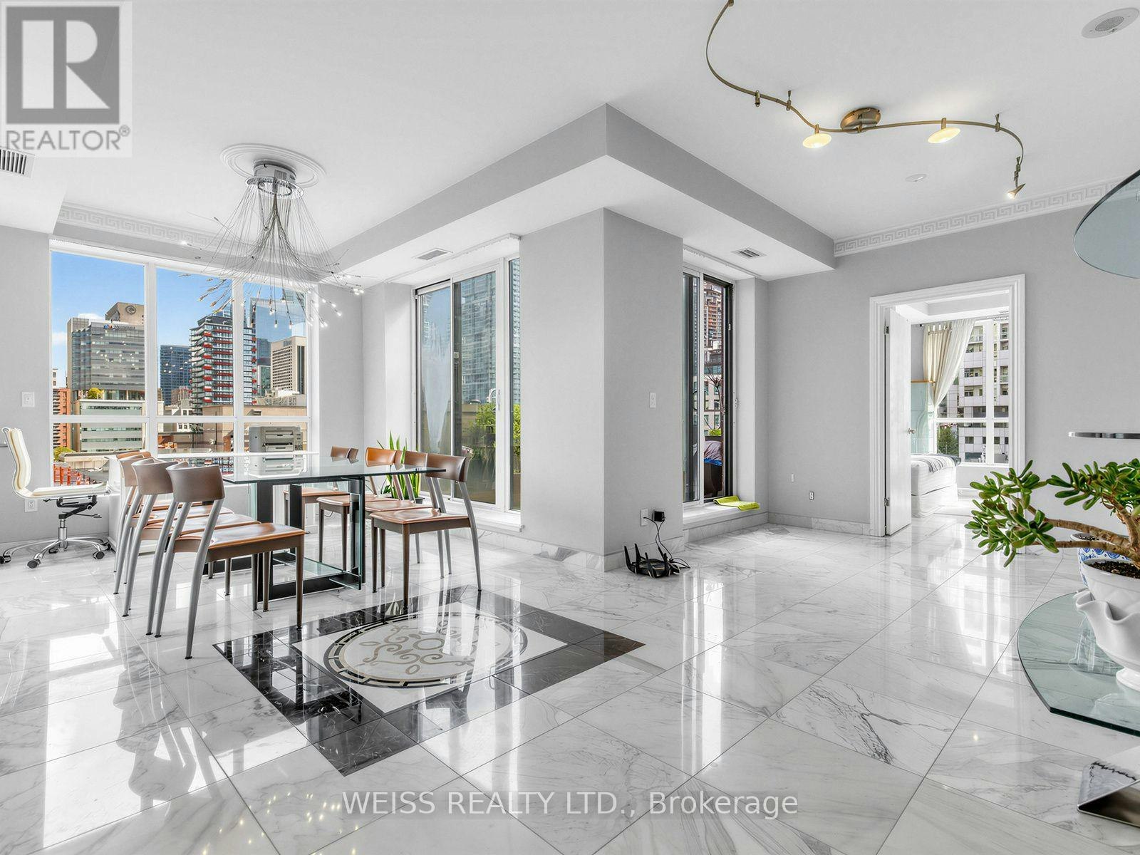 902-18 Beverley Street, Toronto, ON, M5T 3L2 - 2
