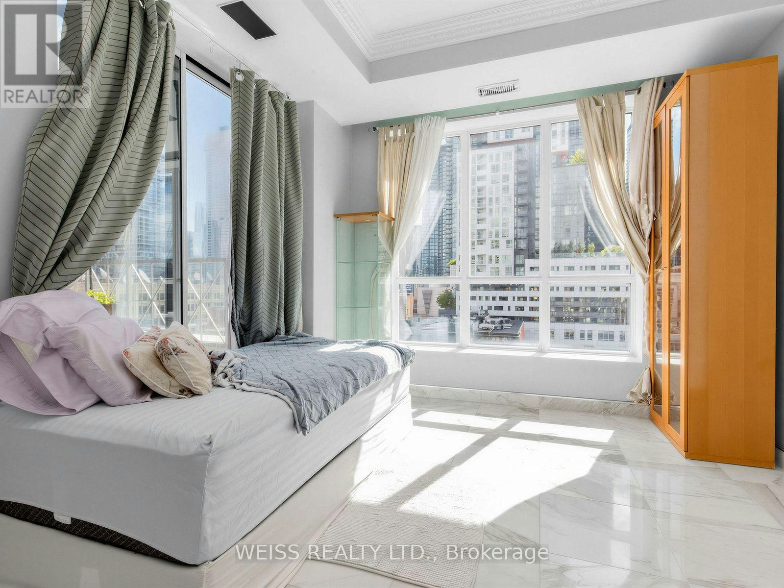 902-18 Beverley Street, Toronto, ON, M5T 3L2 - 17