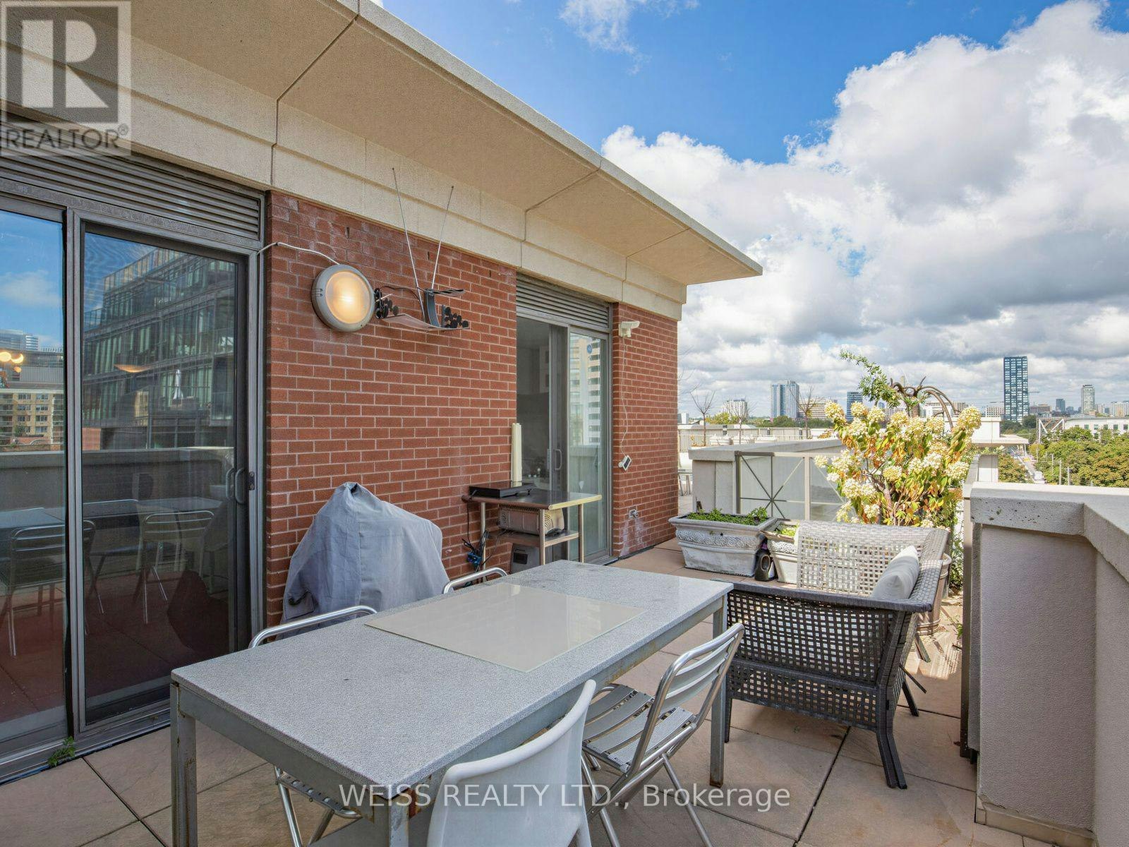 902-18 Beverley Street, Toronto, ON, M5T 3L2 - 20