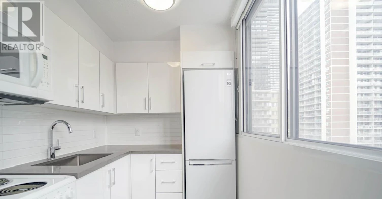 1113-33 Isabella Street, Toronto, ON, M4Y 2P7 - 3