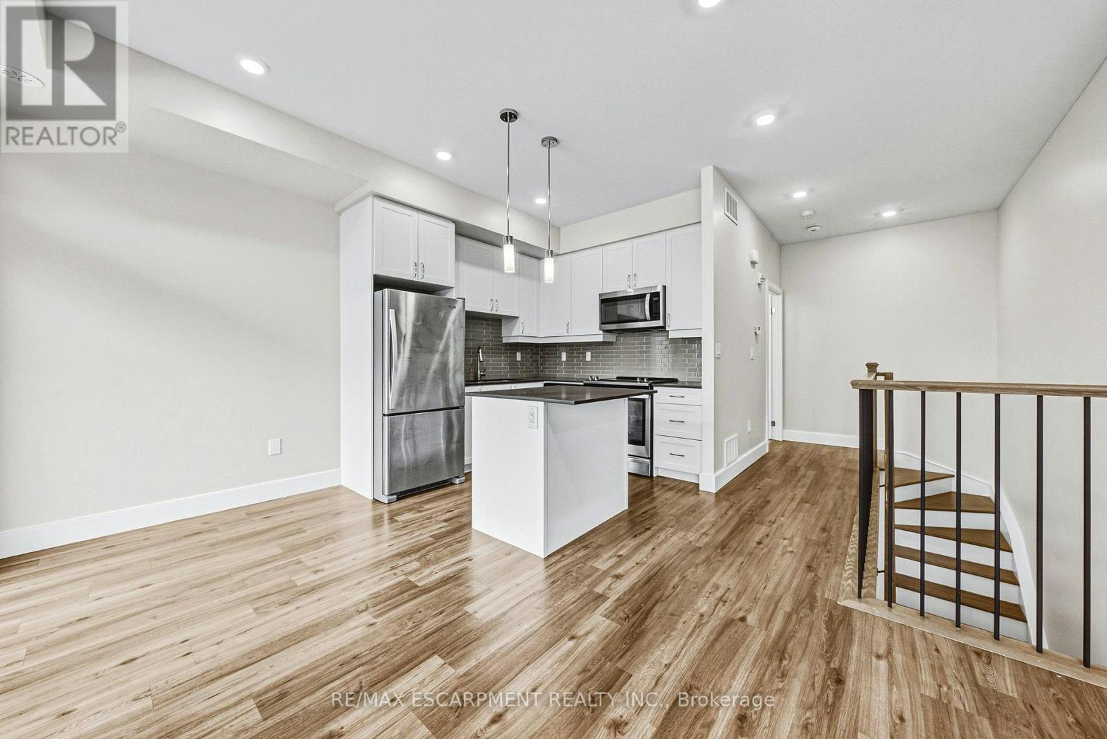 211-2061 Prospect Street, Burlington, ON, L7R 1Z2 - 4