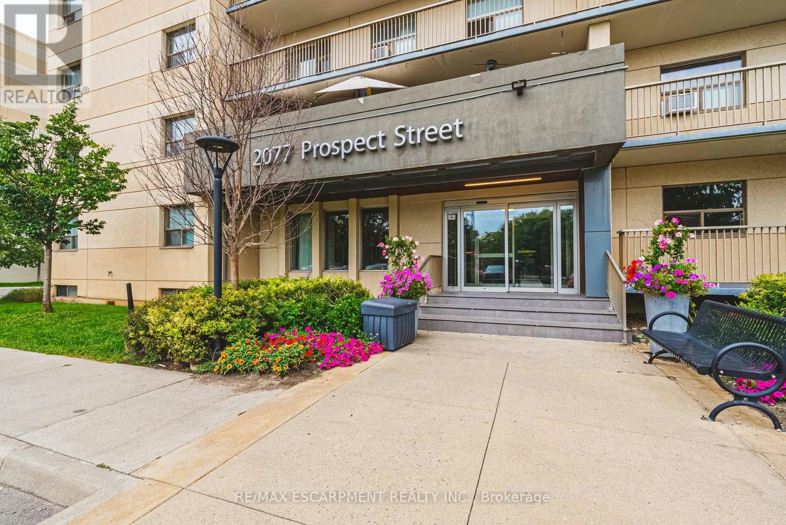 104-2077 Prospect Street, Burlington, ON, L7R 1Z4 - 2