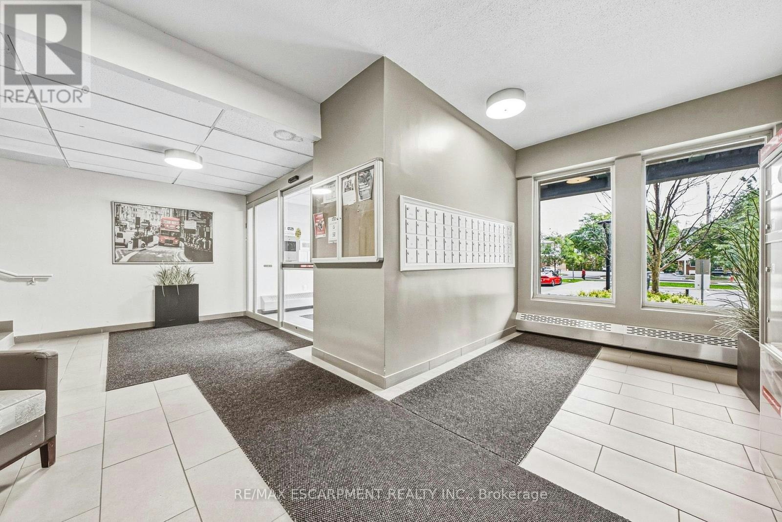 104-2077 Prospect Street, Burlington, ON, L7R 1Z4 - 3
