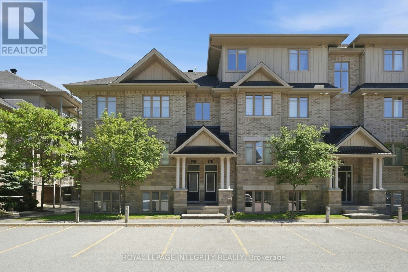 A-20 Tadley Private, Ottawa, ON, K2J 2T3