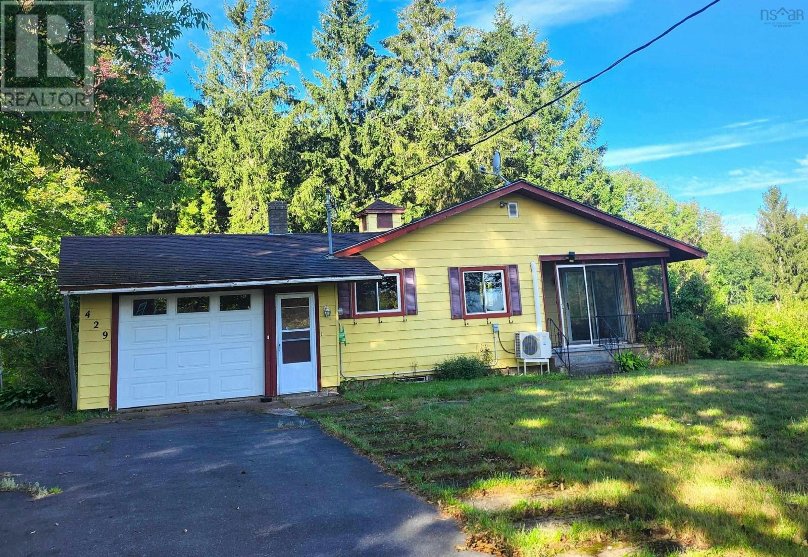 429 Victoria Road, Nicholsville, NS, B0P 1C0