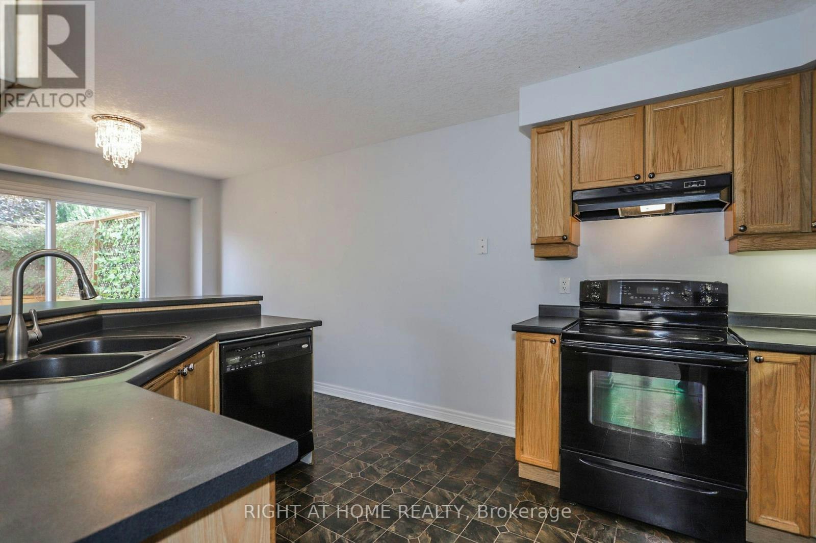 756 Hedgerow Place, London, ON, N5X 4L6