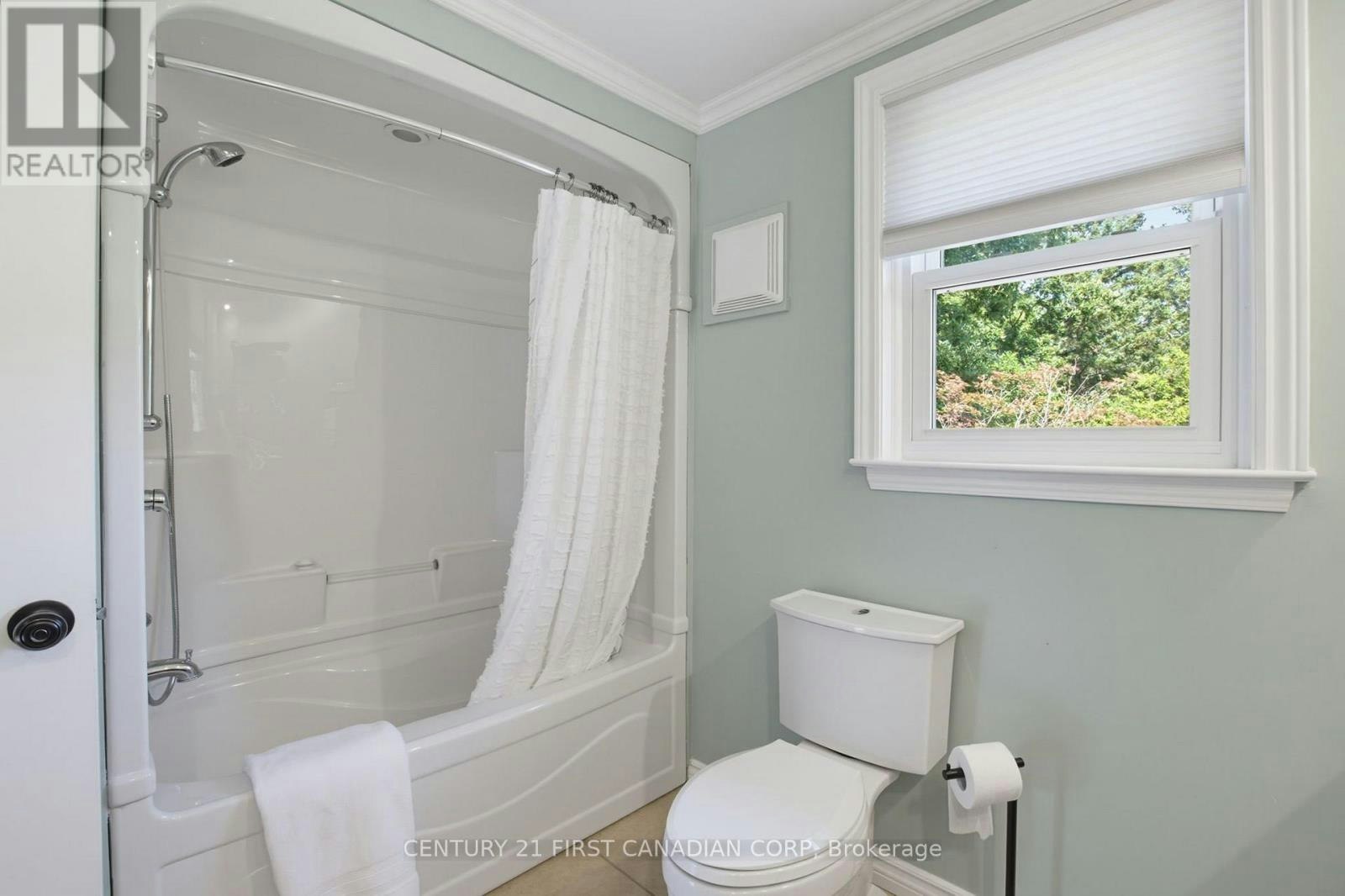 8 Meridene Crescent E, London, ON, N5X 1G5 - 17