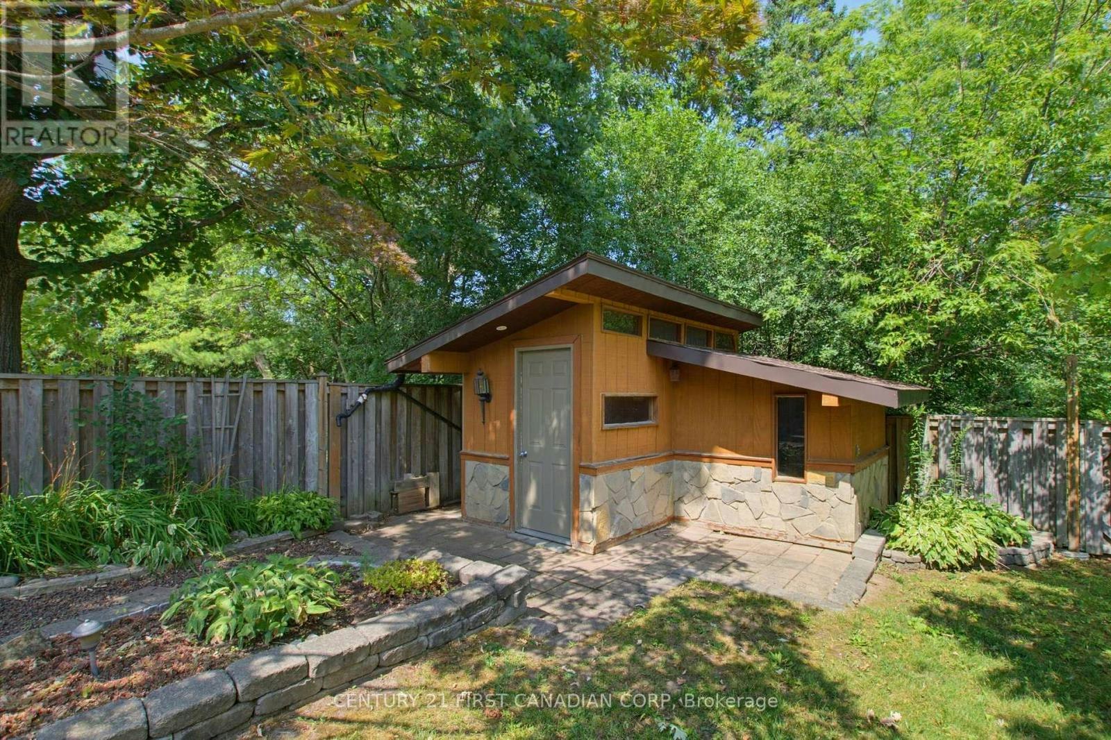 8 Meridene Crescent E, London, ON, N5X 1G5 - 28