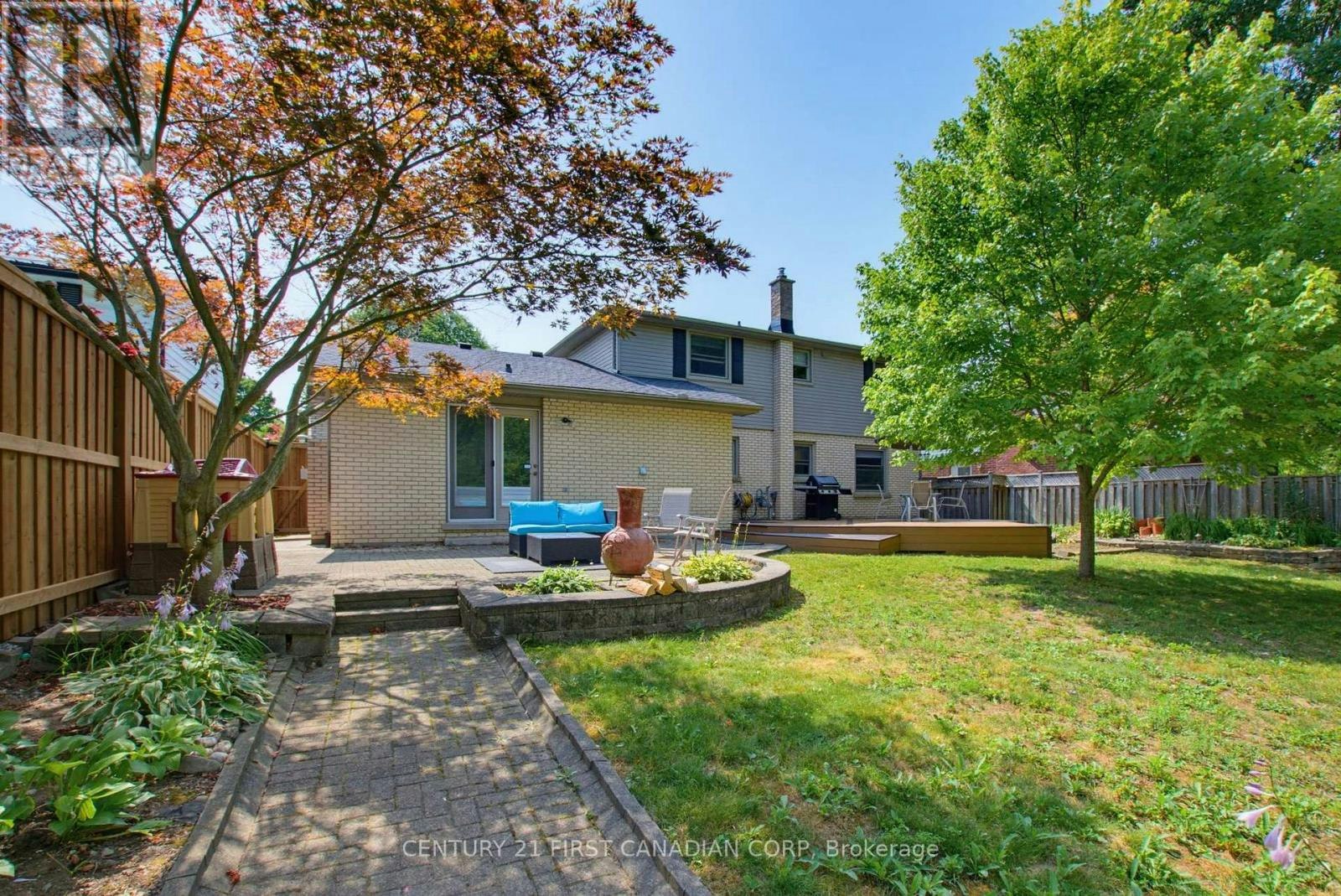 8 Meridene Crescent E, London, ON, N5X 1G5 - 26