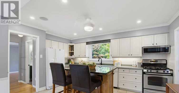 8 Meridene Crescent E, London, ON, N5X 1G5 - 8