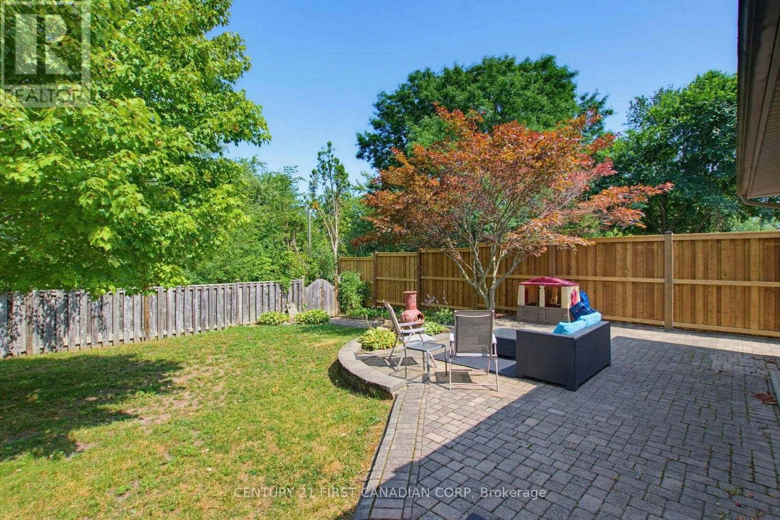 8 Meridene Crescent E, London, ON, N5X 1G5 - 24