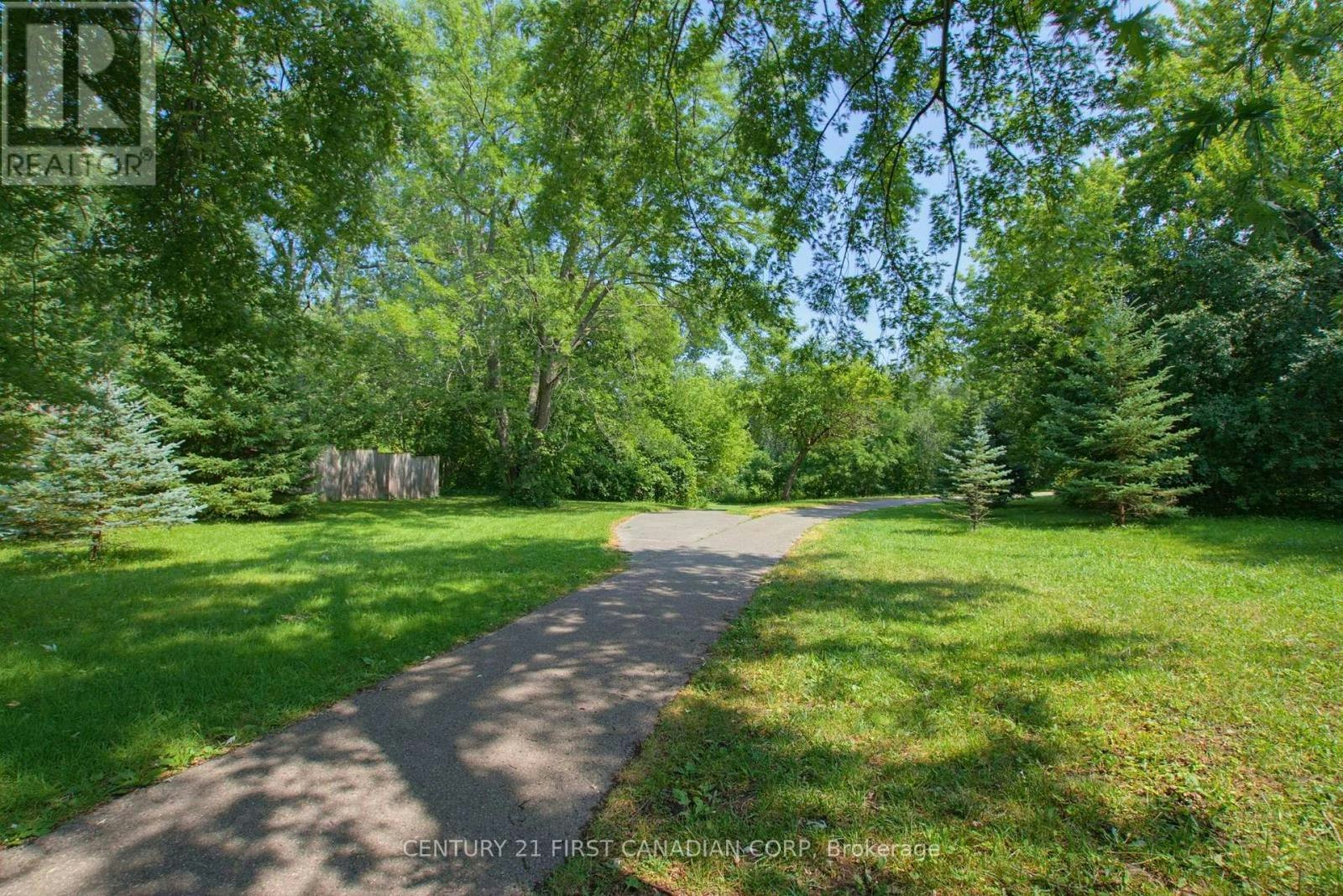 8 Meridene Crescent E, London, ON, N5X 1G5 - 29