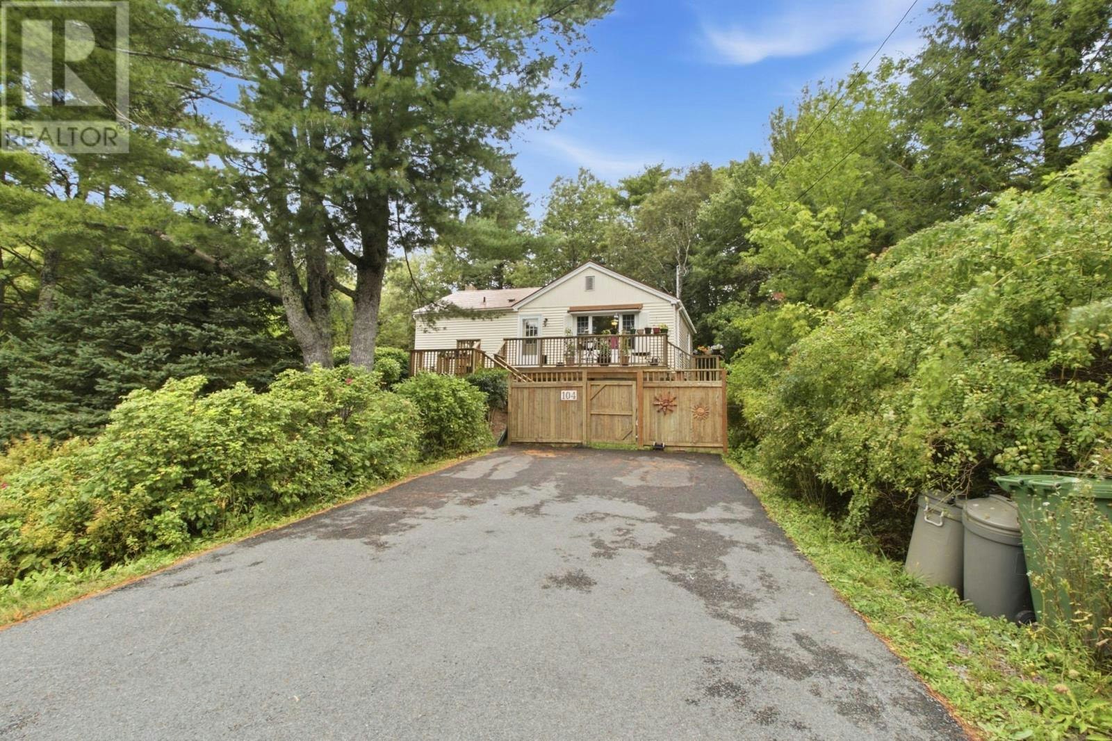 104 Lakeview Avenue, Middle Sackville, NS, B4E 3B5
