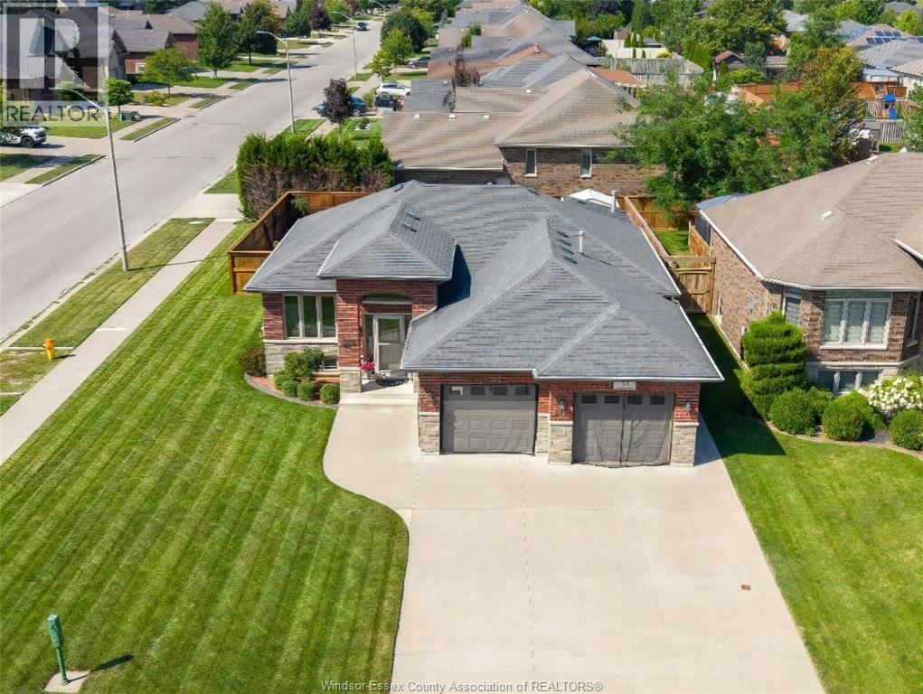 35 Marshwoods Boulevard, Kingsville, ON, N9Y 0A7