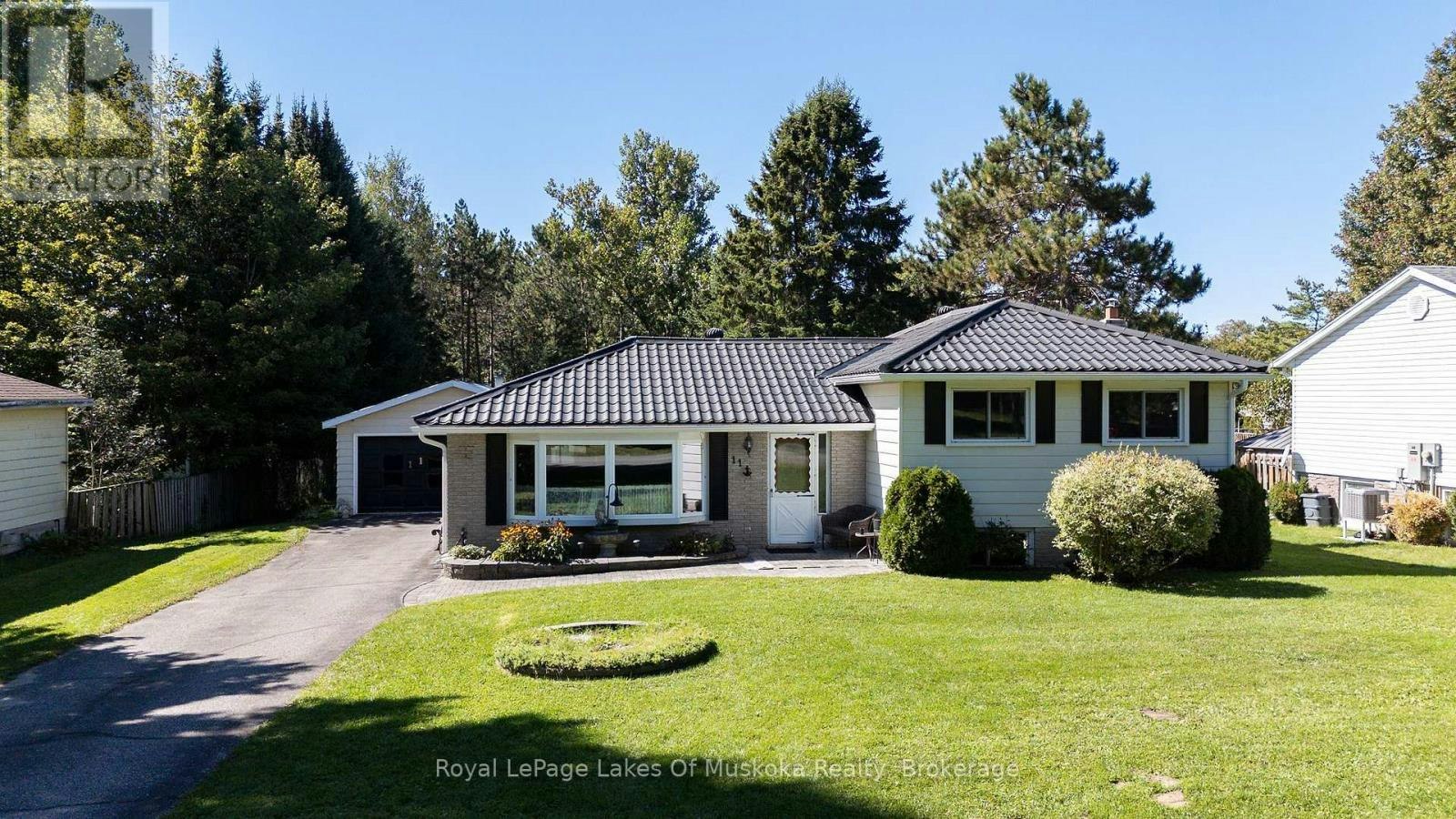 11 Pine Street, Bracebridge, ON, P1L 1L1