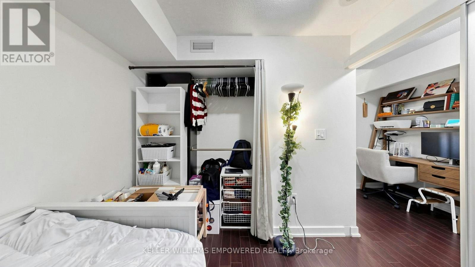 539-8 Telegram Mews, Toronto, ON, M5V 3Z5 - 32