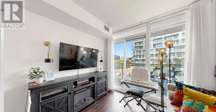 539-8 Telegram Mews, Toronto, ON, M5V 3Z5 - 8