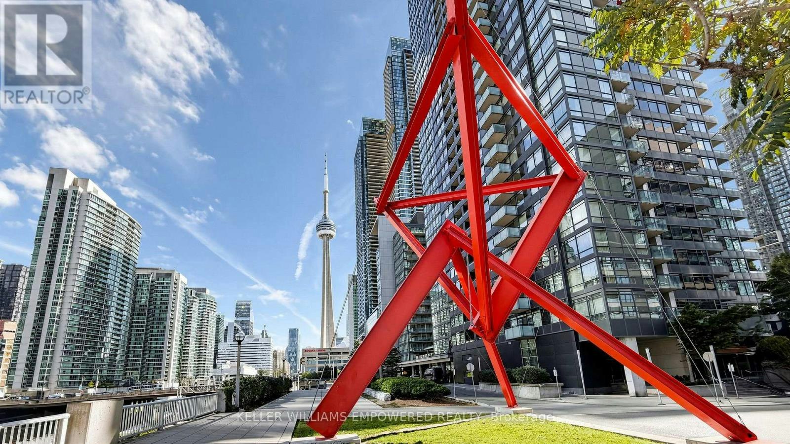 539-8 Telegram Mews, Toronto, ON, M5V 3Z5
