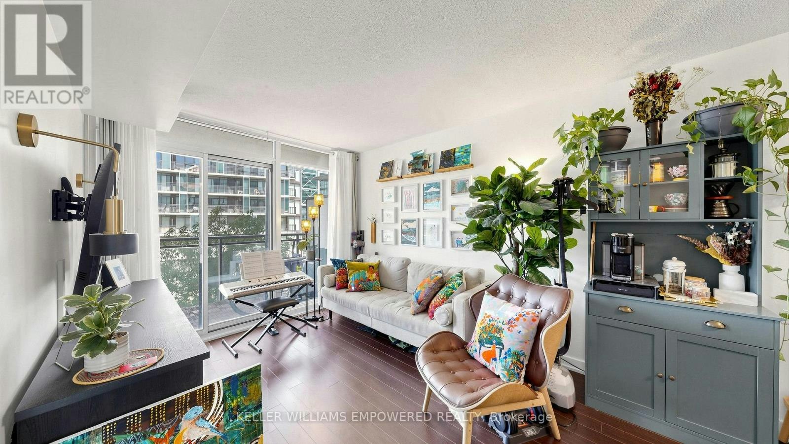 539-8 Telegram Mews, Toronto, ON, M5V 3Z5 - 3