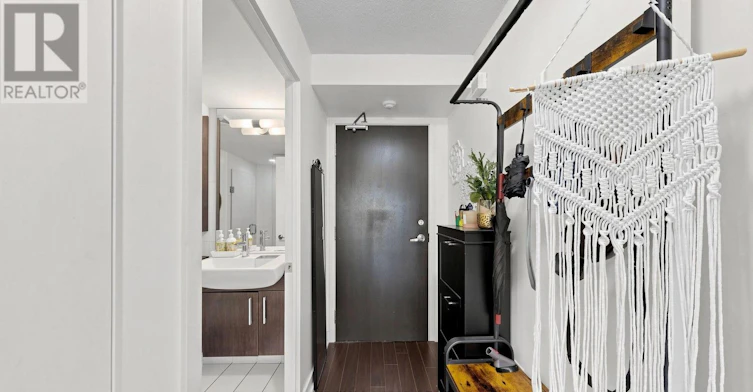 539-8 Telegram Mews, Toronto, ON, M5V 3Z5 - 2