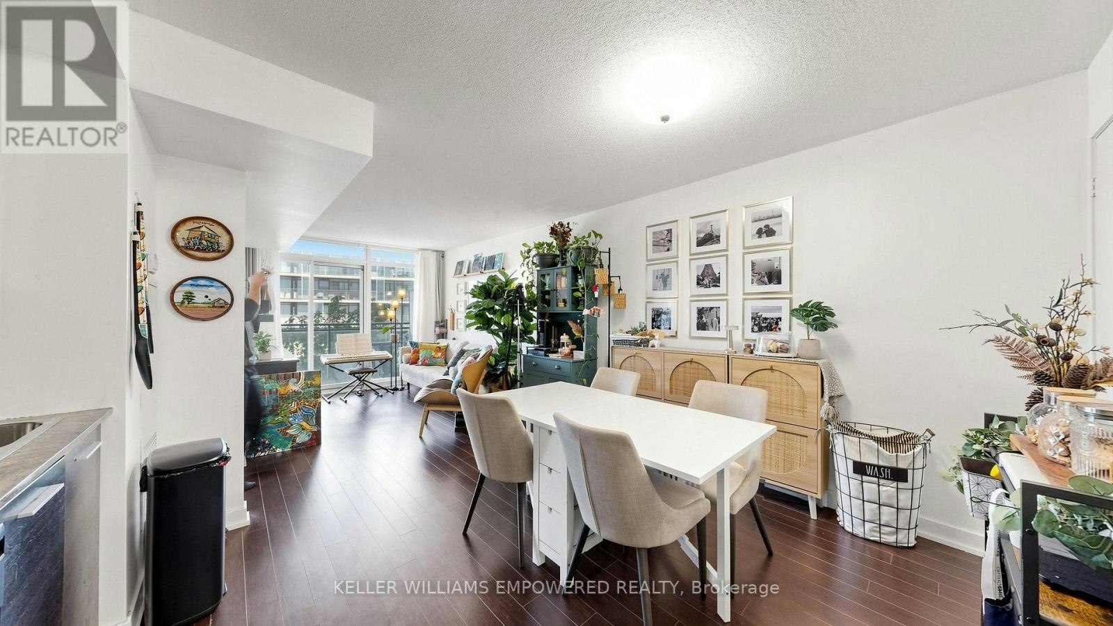 539-8 Telegram Mews, Toronto, ON, M5V 3Z5 - 17