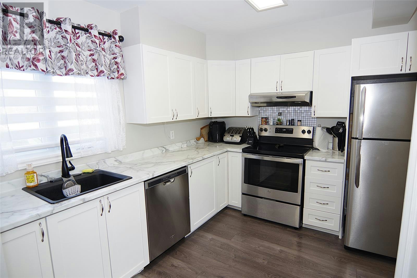 75 Barachois Street, St Johns, NL, A1E 3Z2 - 4