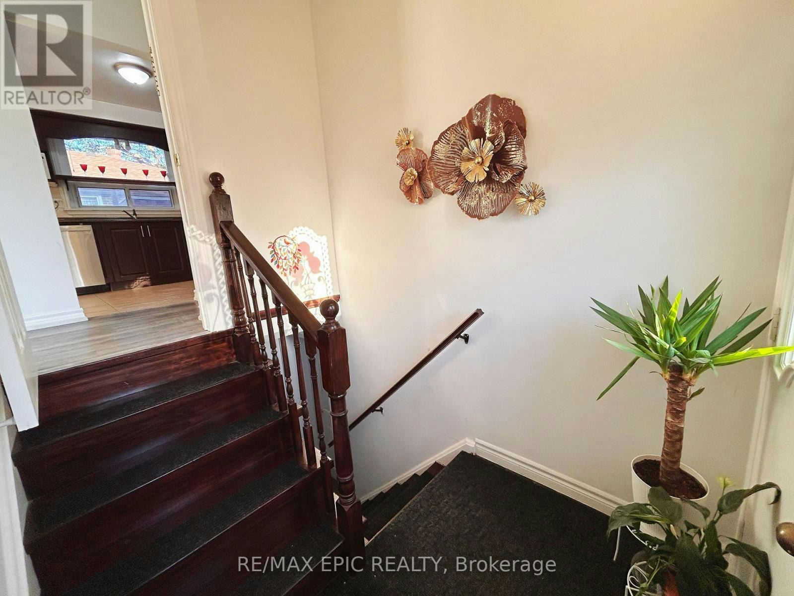 MAIN-25 Gentry Crescent, Richmond Hill, ON, L4C 2G8 - 3