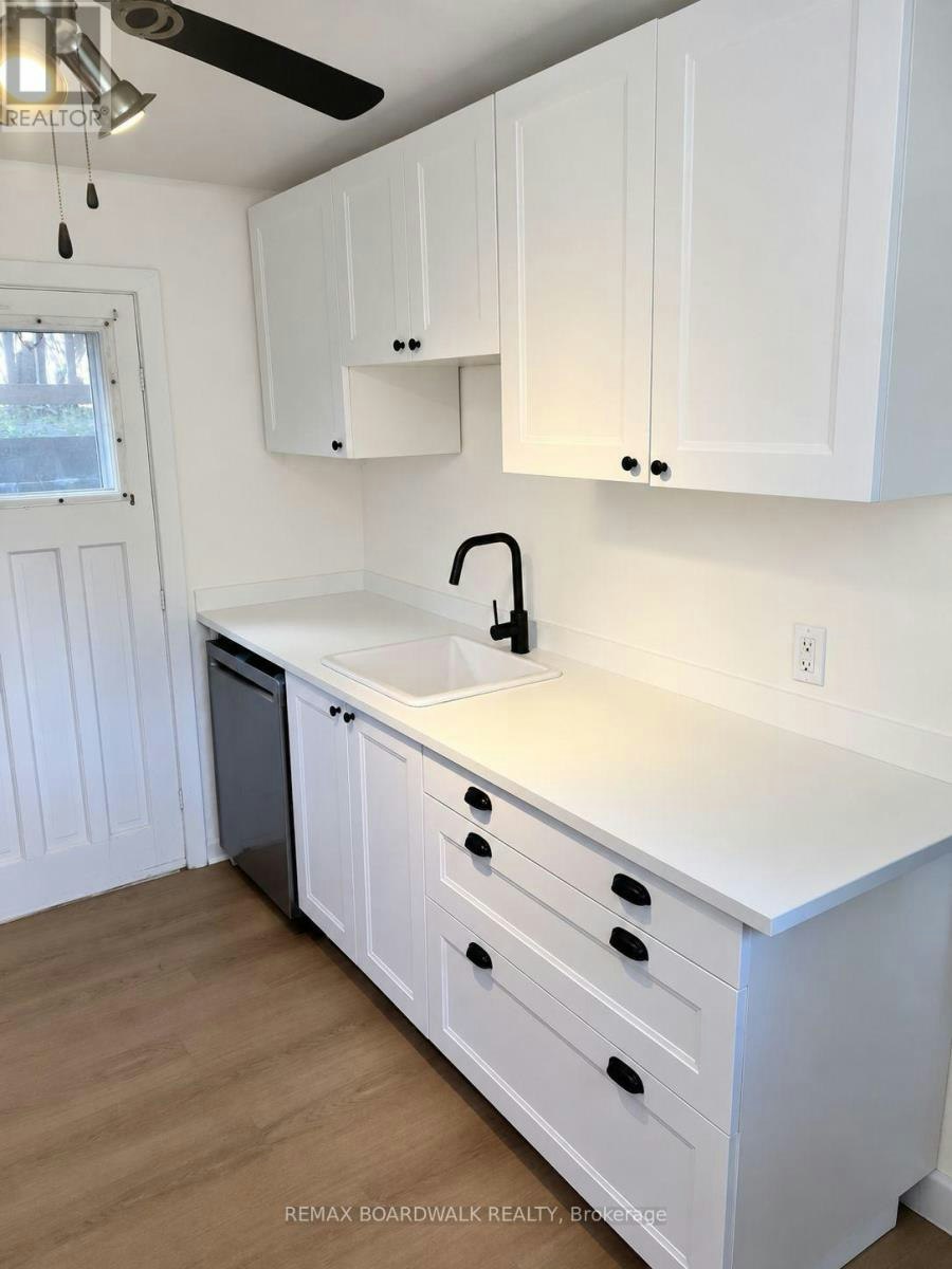A-11 Kippewa Drive, Ottawa, ON, K1S 3G3 - 11