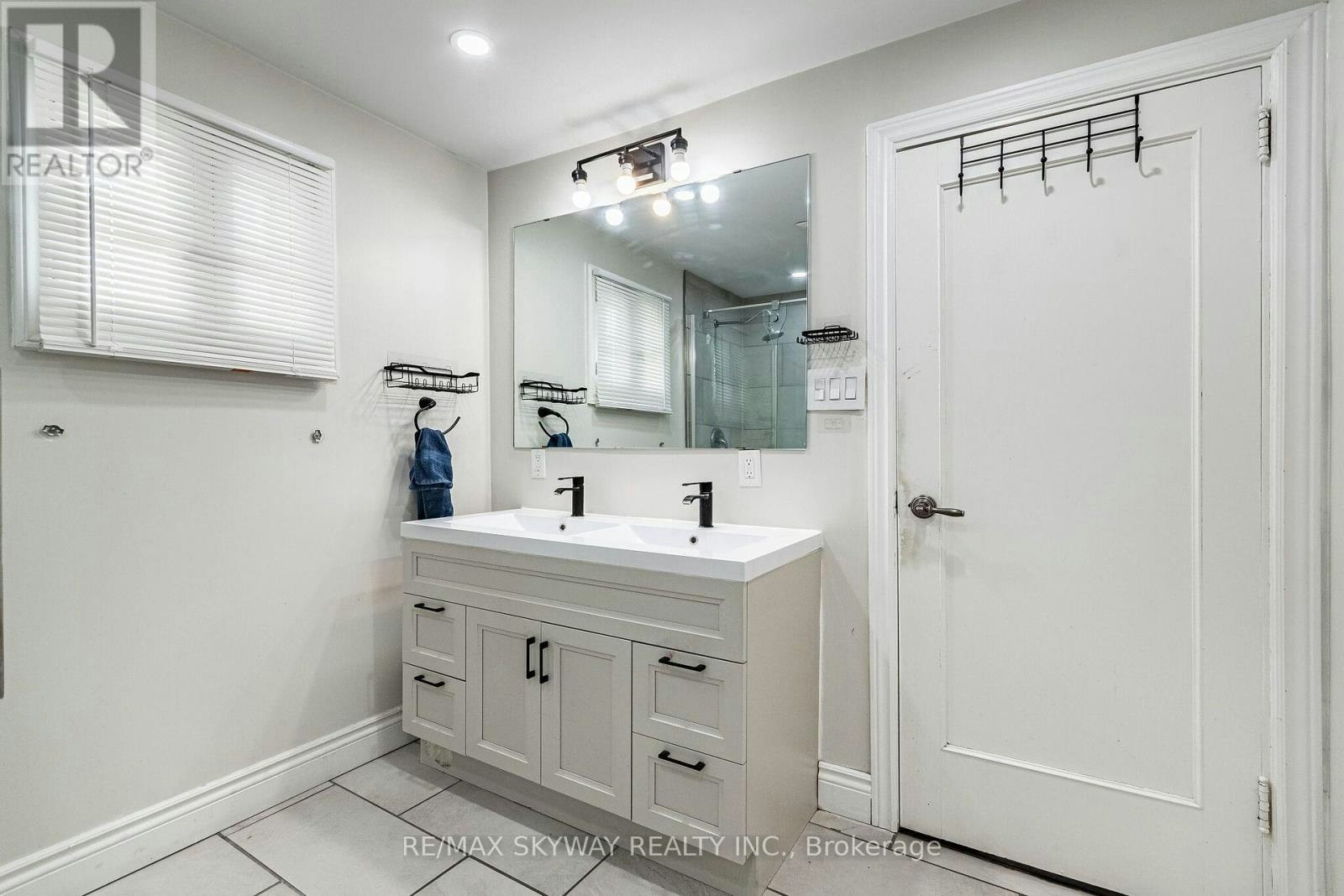 1230 Duke Street, Cambridge, ON, N3H 3V7 - 39