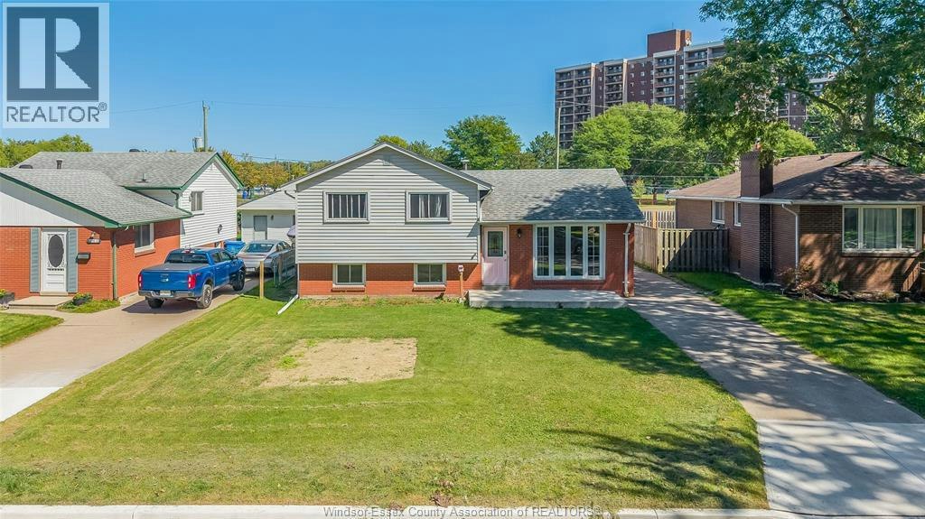 368 Carling Crescent, Windsor, ON, N8S 3X8