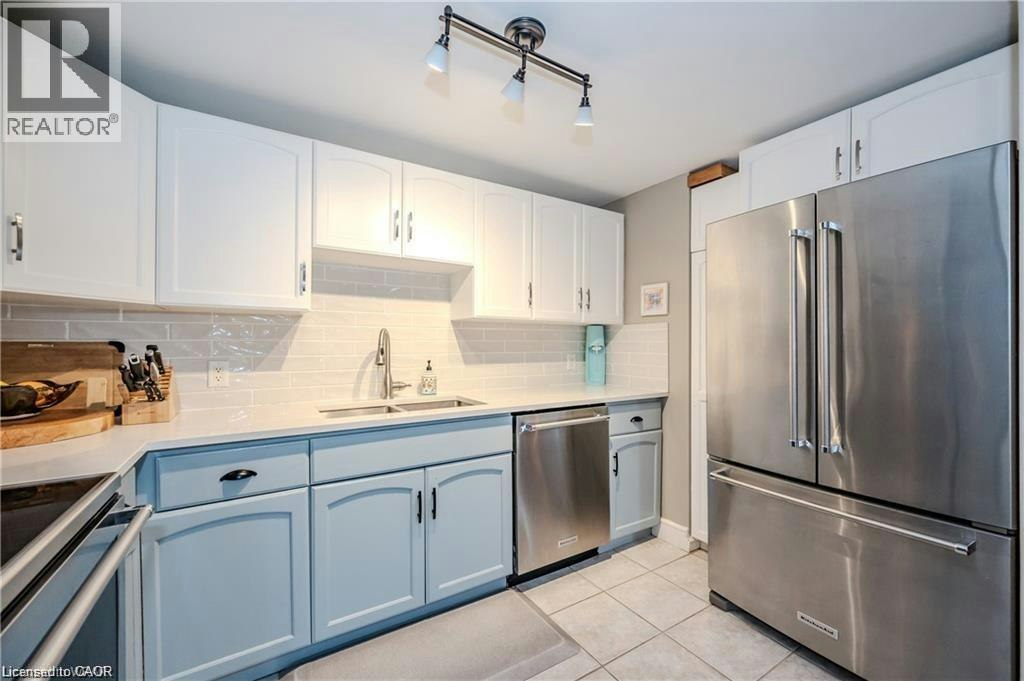 301-5 Father David Bauer Drive, Waterloo, ON, N2L 6M2 - 5
