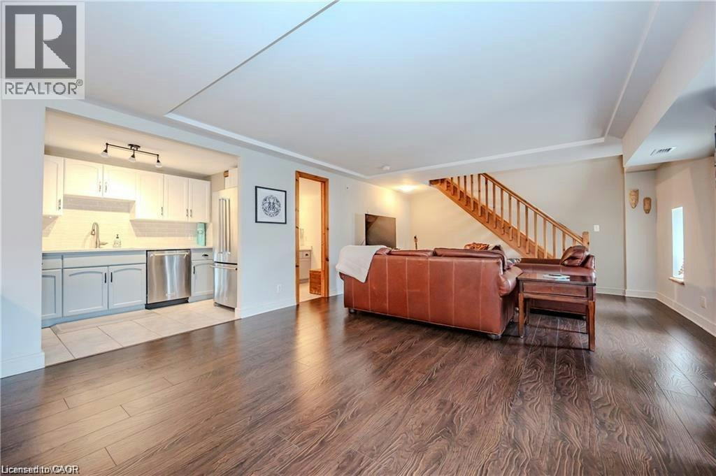 301-5 Father David Bauer Drive, Waterloo, ON, N2L 6M2 - 3