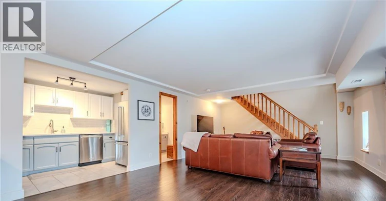 301-5 Father David Bauer Drive, Waterloo, ON, N2L 6M2 - 3