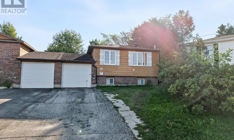16 Cypress Court
