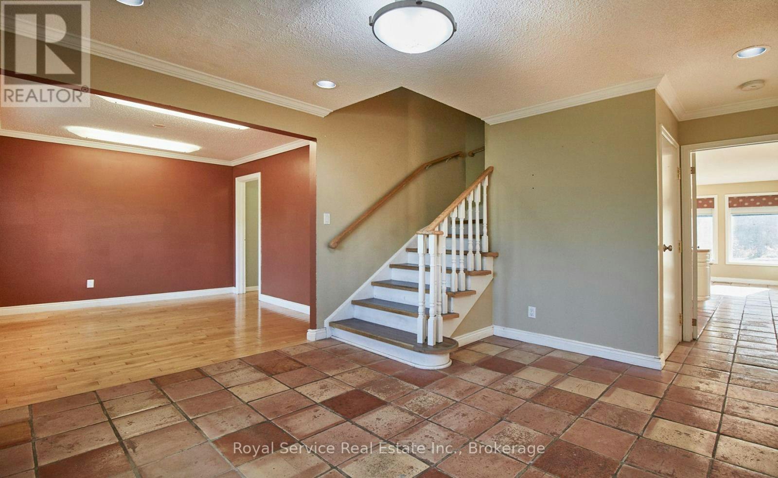 650 Lake Ridge Road, Whitby, ON, L1Z 1W9 - 7